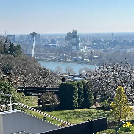 Apartment Amazing View Of The River Donau